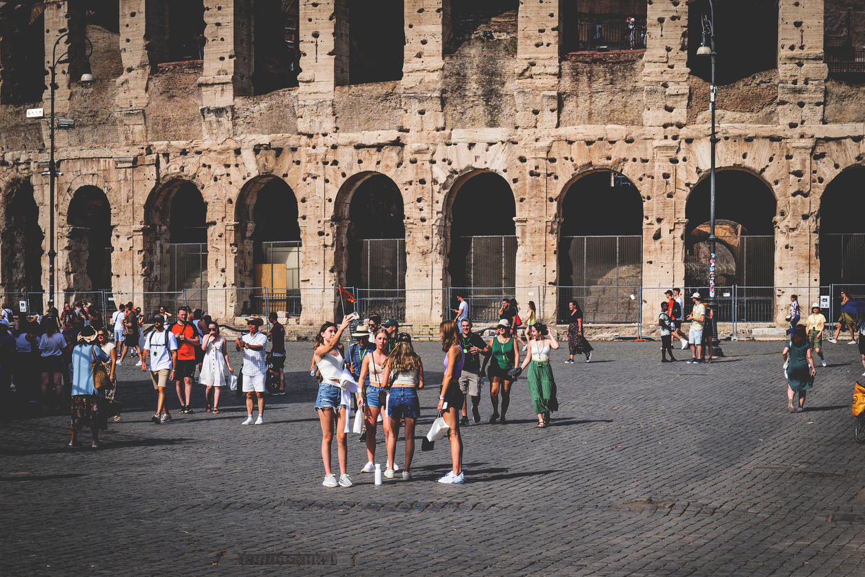 How-many-hours-do-you-need-at-Colosseum - Paris Food Tours How many hours do you need at Colosseum